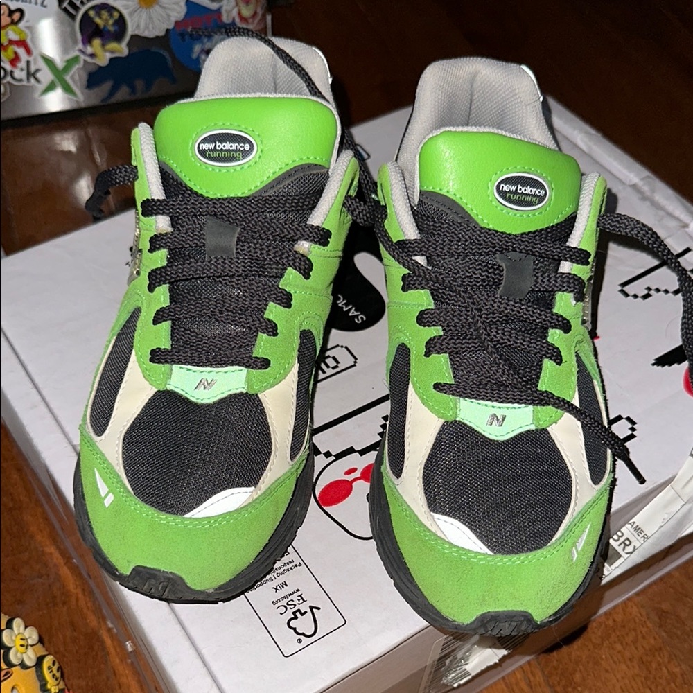 New Balance 2002R